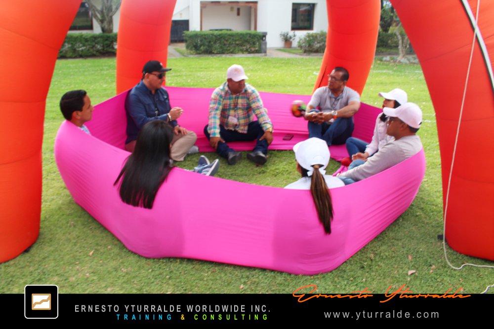 Trabajo en Equipo LATAM con actividades de integración y colaboración empresarial en la región